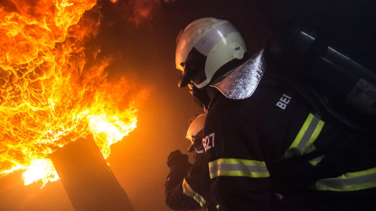 Kostenloses Stock Foto zu arbeitssicherheit, brand, brandbekämpfungs