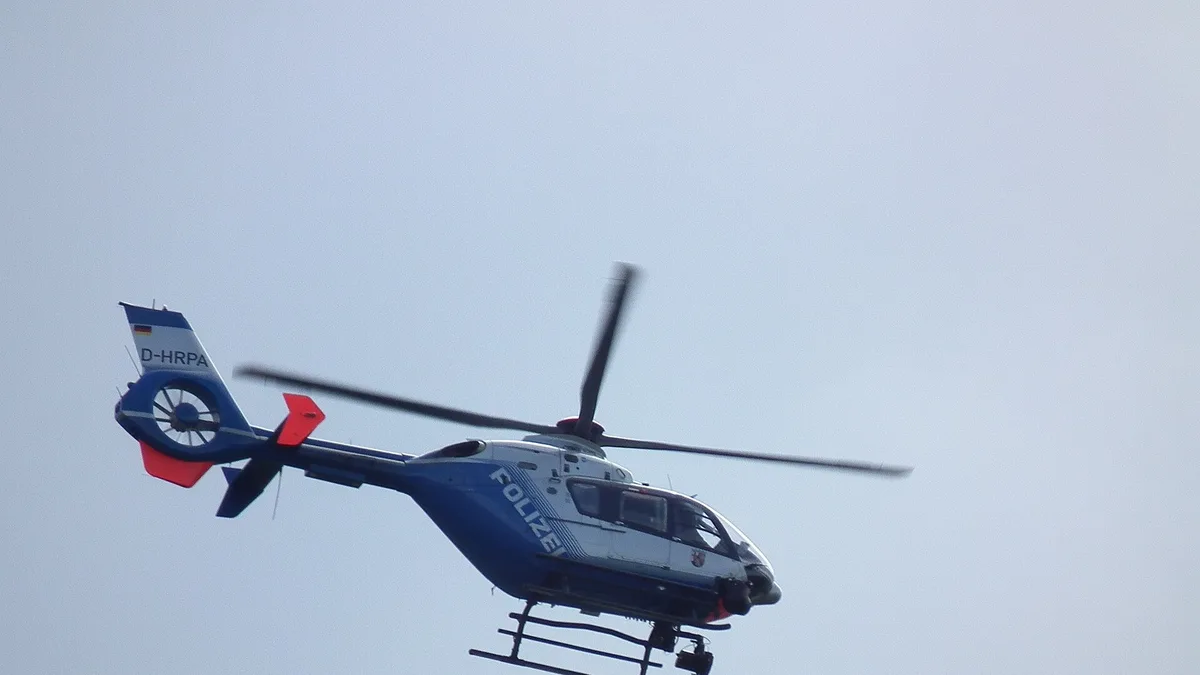 Symbolbild: Polizeihubschrauber der Polizei Rheinland-Pfalz im Flug