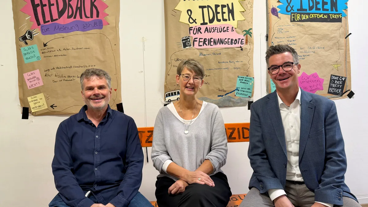 Bürgermeister Peter Jung, Nicole Emmler und Jürgen Gügel im Jugendzentrum BigHouse in Neuwied